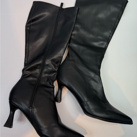 Shoes - NWOT Black Pointed‑Toe Knee‑High Boots Size 39 (US 8.5‑